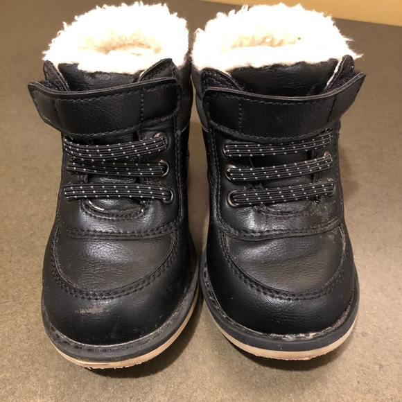 Old Navy boots size 5 toddler - Picture 1 of 4
